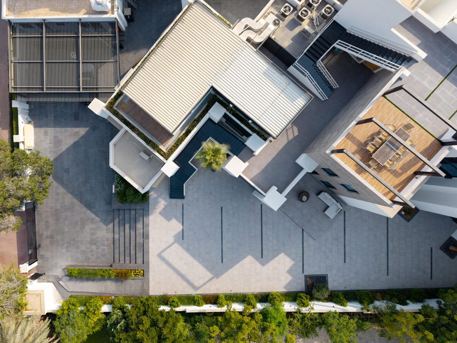 Aerial real estate videography of a luxury Dubai villa by CEMA Media Productions