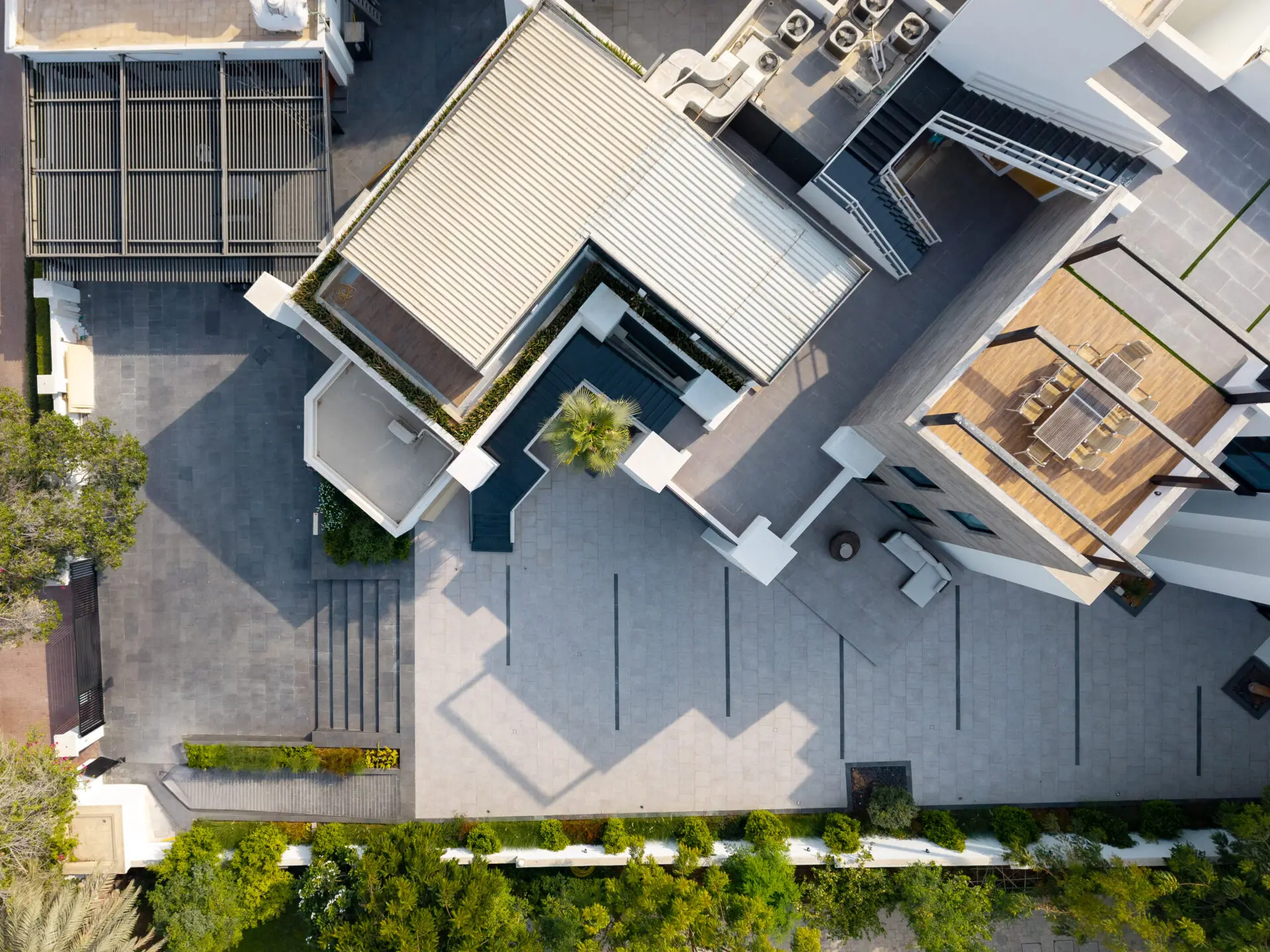 Aerial real estate videography of a luxury Dubai villa by CEMA Media Productions